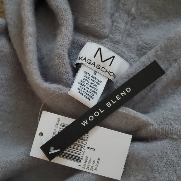NWT  Magaschoni Shoulder Crop Pullover Sweater soft with hood - Picture 3 of 8